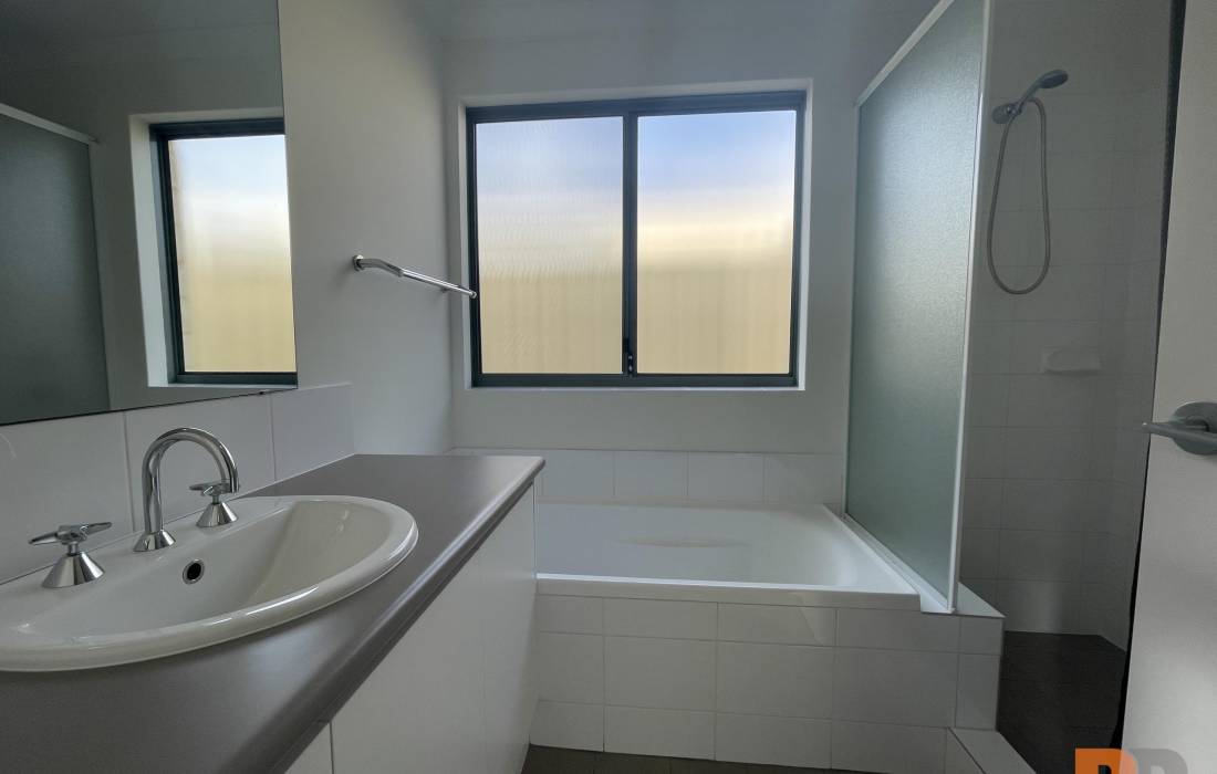 8/20 Binnar Court, ERSKINE, WA 6210 AUS