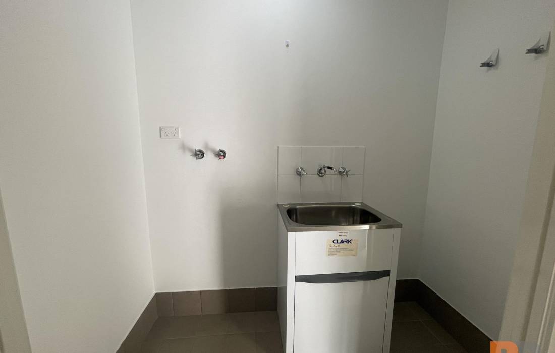 8/20 Binnar Court, ERSKINE, WA 6210 AUS