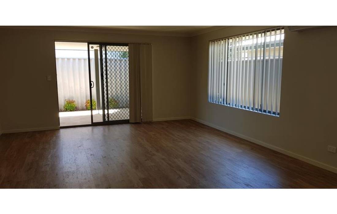 4/8 Locke Street, CAREY PARK, WA 6230 AUS