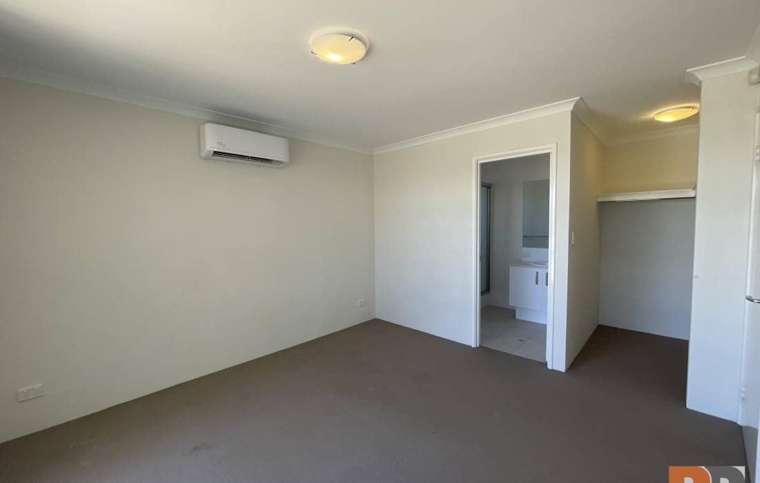 24 Cherrytree Chase, MADDINGTON, WA 6109 AUS