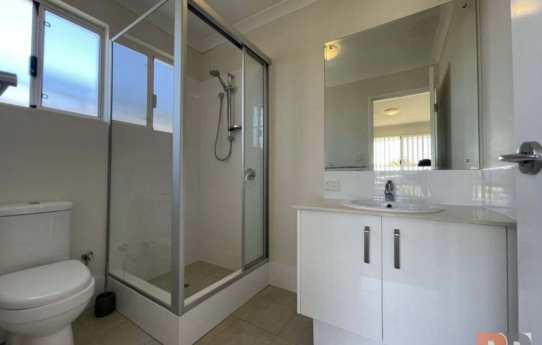 24 Cherrytree Chase, MADDINGTON, WA 6109 AUS