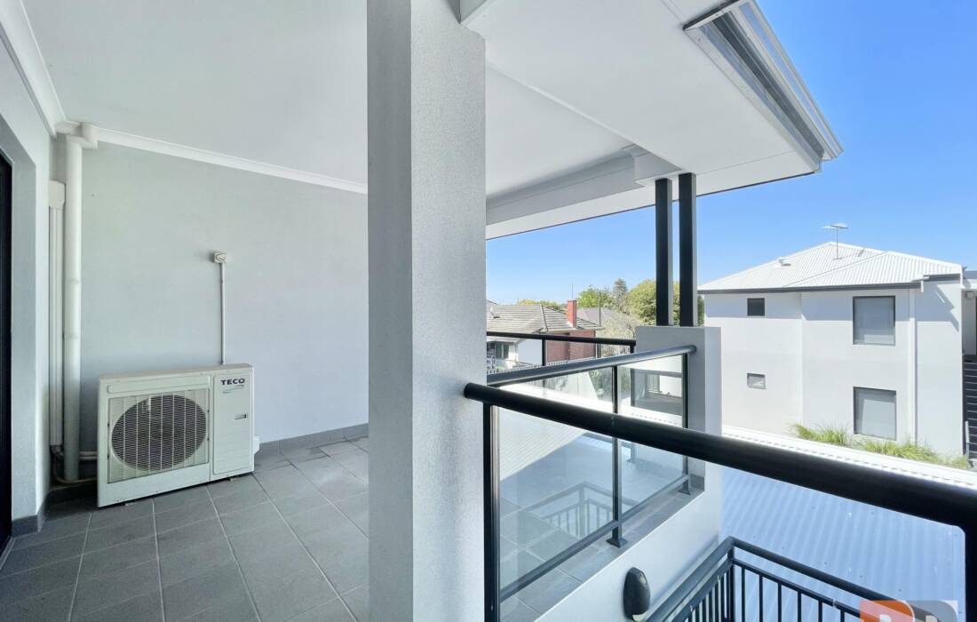 9/216 Kooyong Road, RIVERVALE, WA 6103 AUS