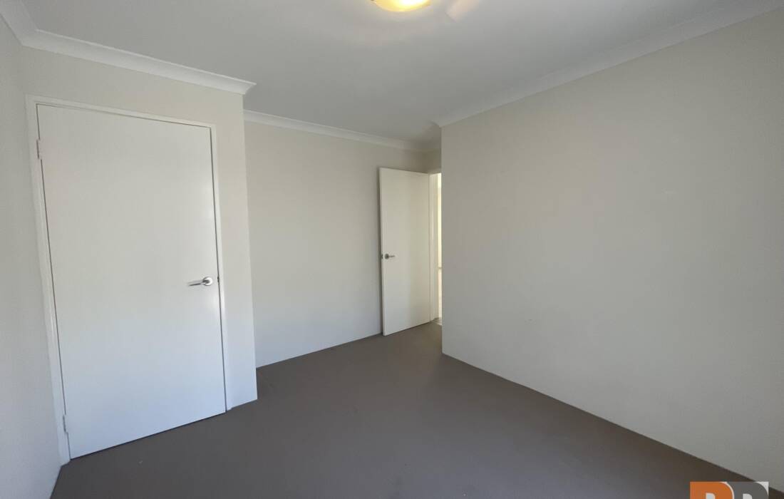 24 Cherrytree Chase, MADDINGTON, WA 6109 AUS