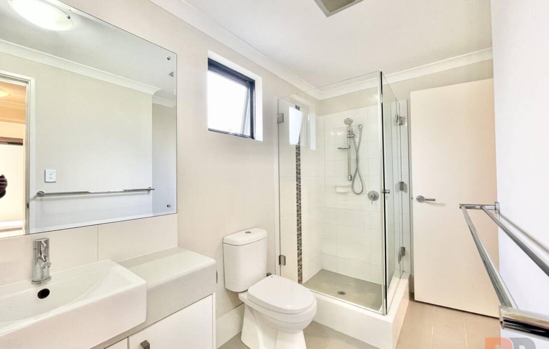 8/77 Surrey Road, RIVERVALE, WA 6103 AUS