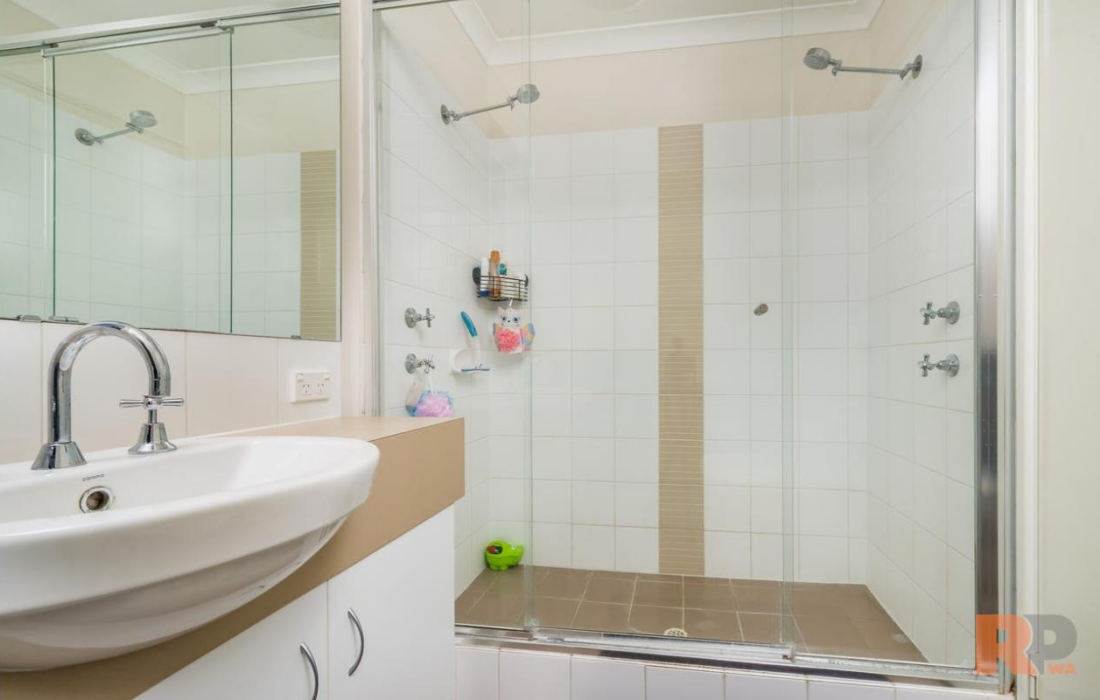 16 Sugarbush Way, YANCHEP, WA 6035 AUS