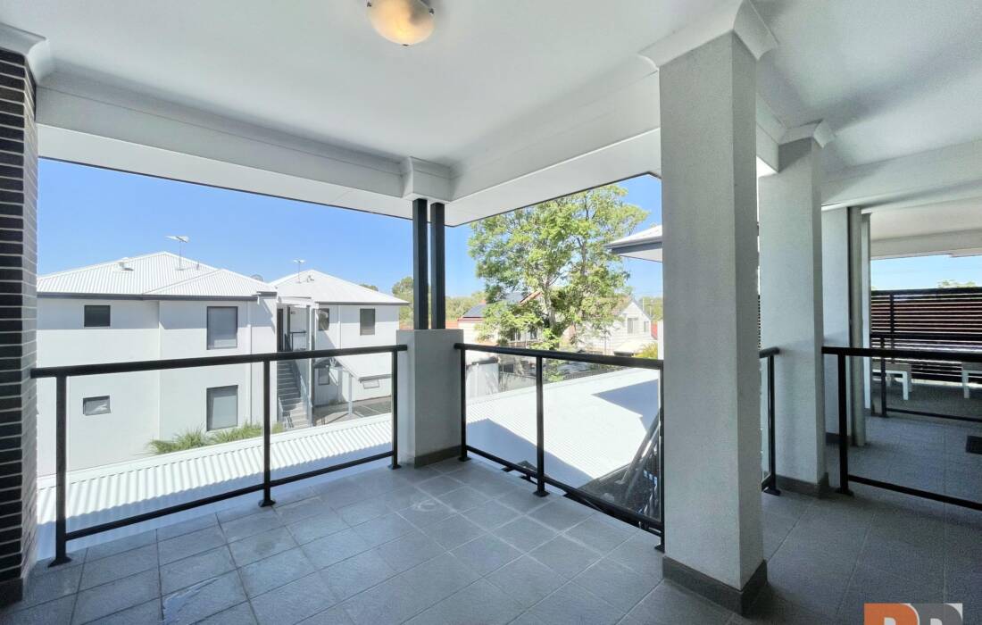 9/216 Kooyong Road, RIVERVALE, WA 6103 AUS