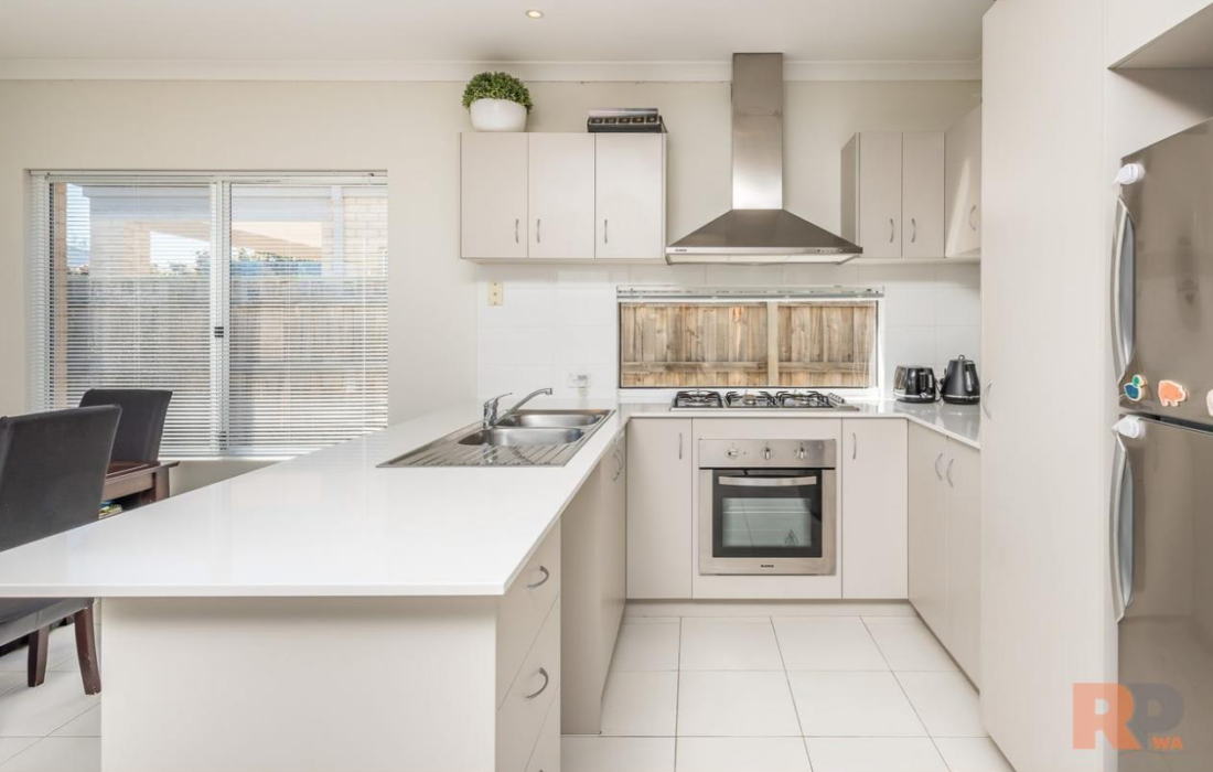 16 Sugarbush Way, YANCHEP, WA 6035 AUS