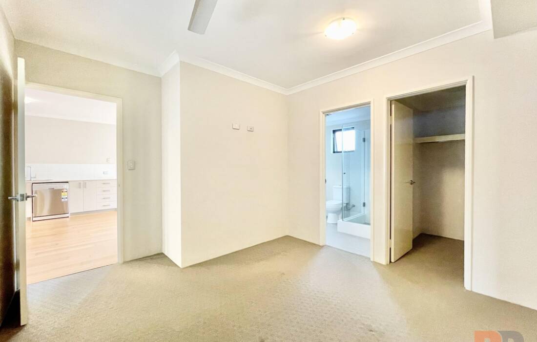 8/77 Surrey Road, RIVERVALE, WA 6103 AUS