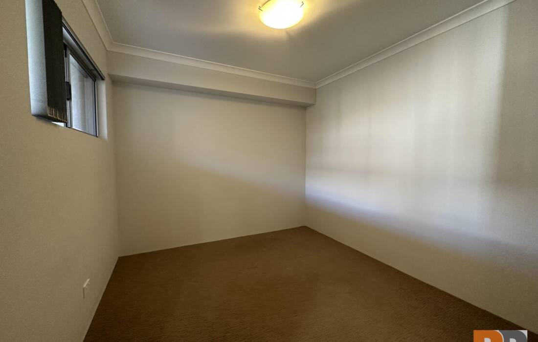 3/8 Blackburn Street, MADDINGTON, WA 6109