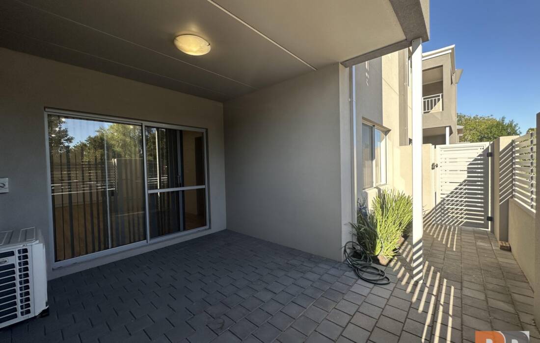 3/8 Blackburn Street, MADDINGTON, WA 6109