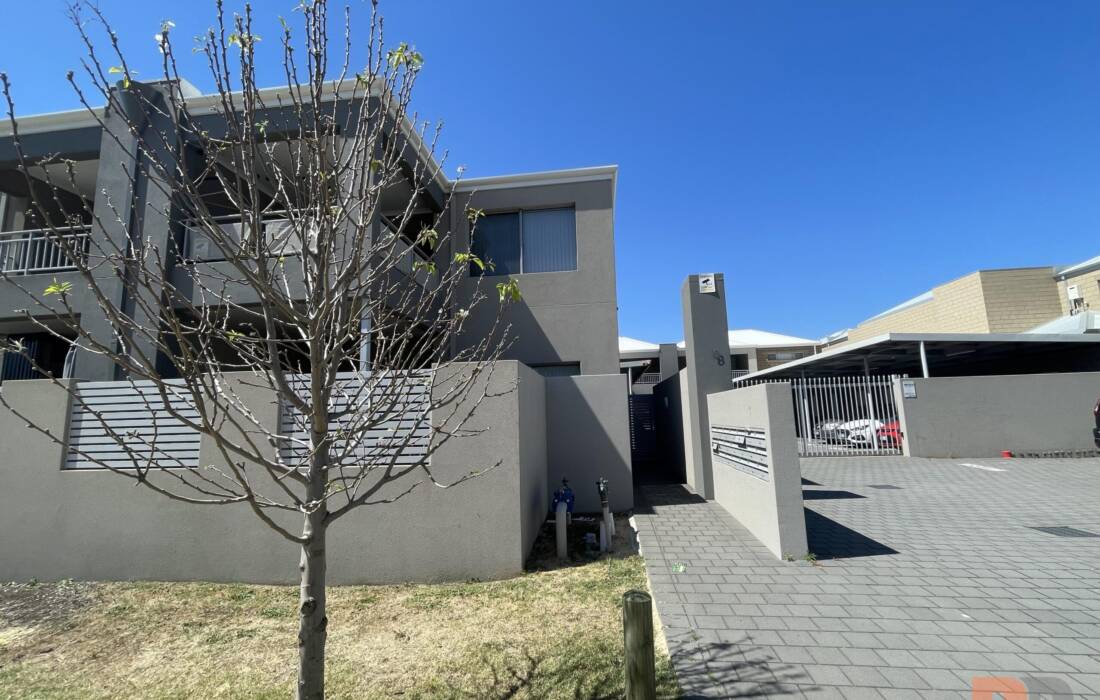 3/8 Blackburn Street, MADDINGTON, WA 6109