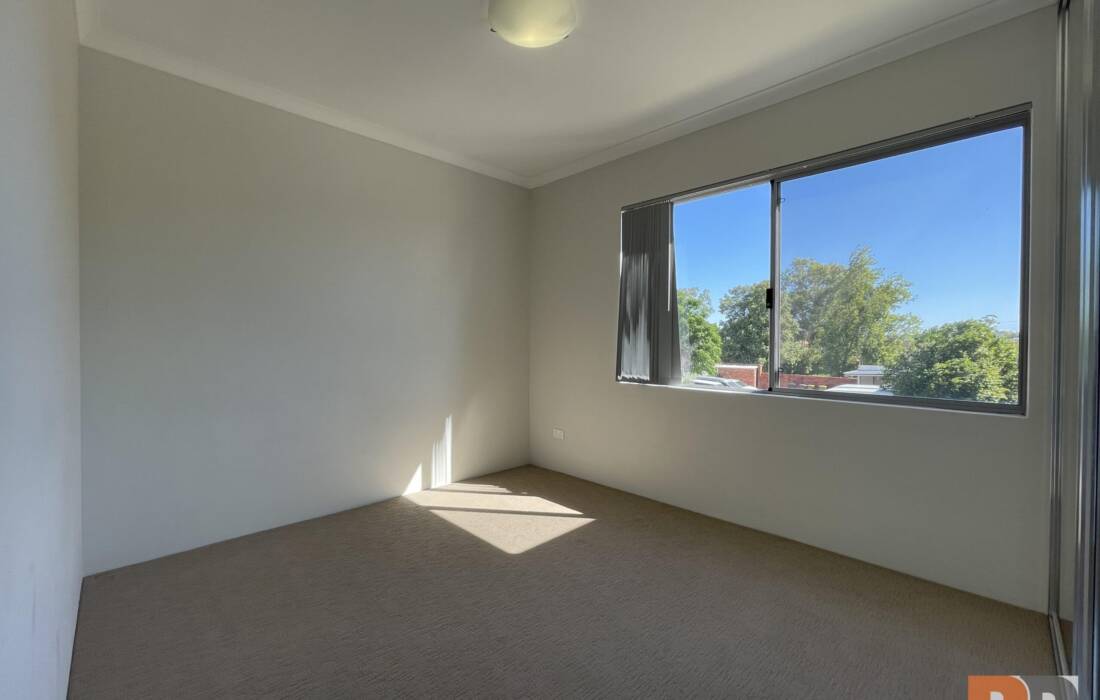 3/8 Blackburn Street, MADDINGTON, WA 6109
