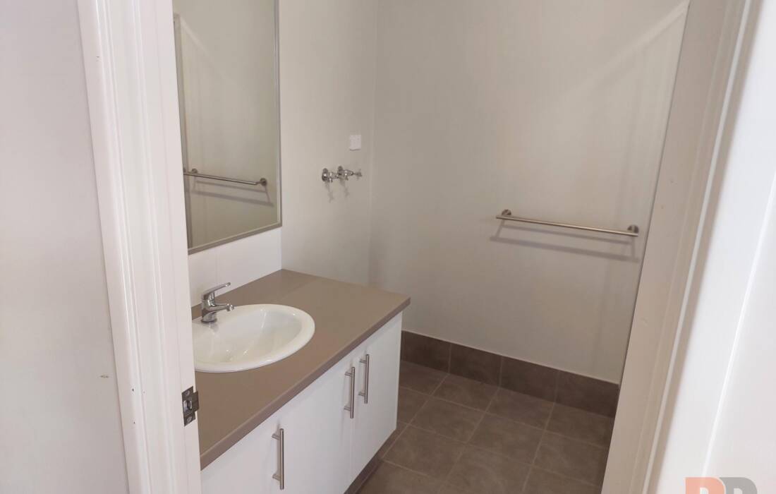 17B Bow Street, GLEN IRIS, WA 6230 AUS