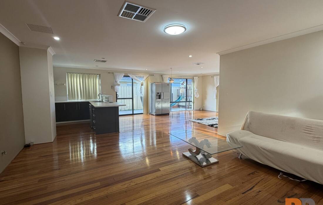 12 Auckland Parade, CANNING VALE, WA 6155 Australia