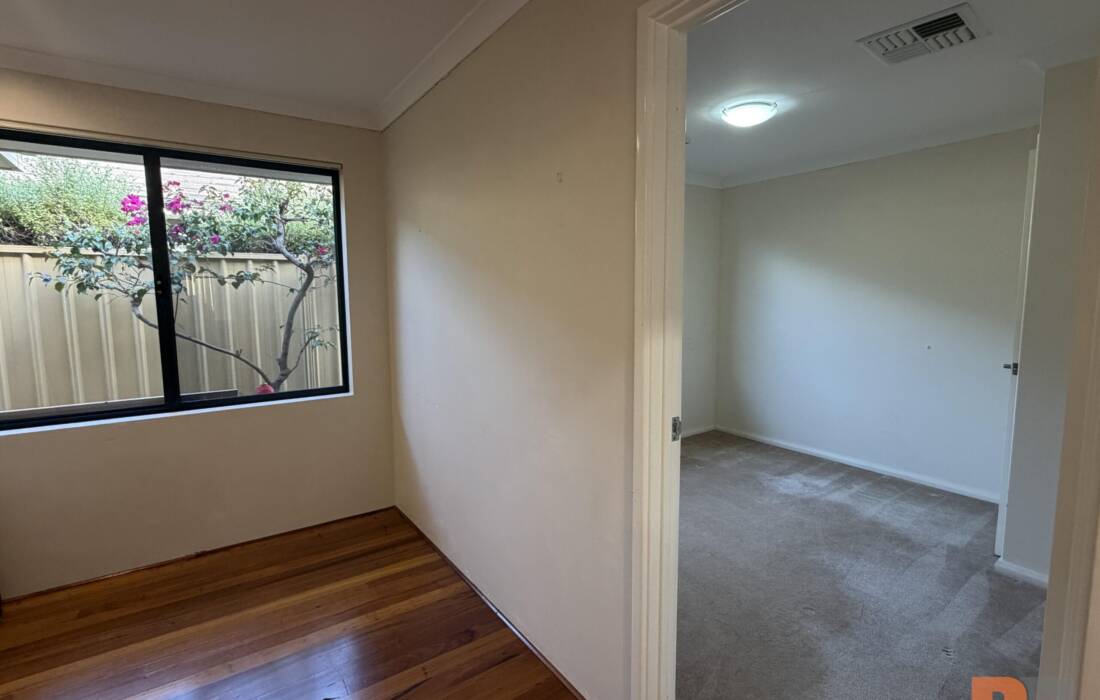 12 Auckland Parade, CANNING VALE, WA 6155 Australia