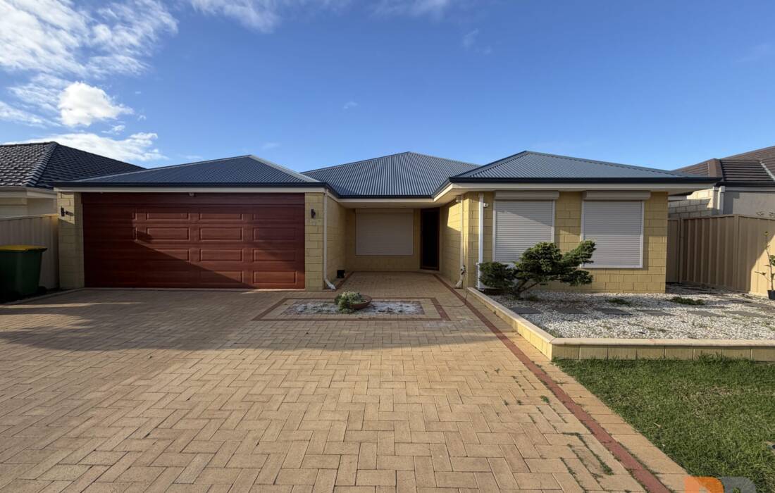 12 Auckland Parade, CANNING VALE, WA 6155 Australia