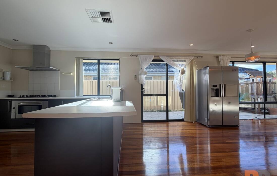 12 Auckland Parade, CANNING VALE, WA 6155 Australia