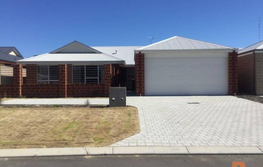 14B Bow Street, GLEN IRIS, WA 6230 Australia