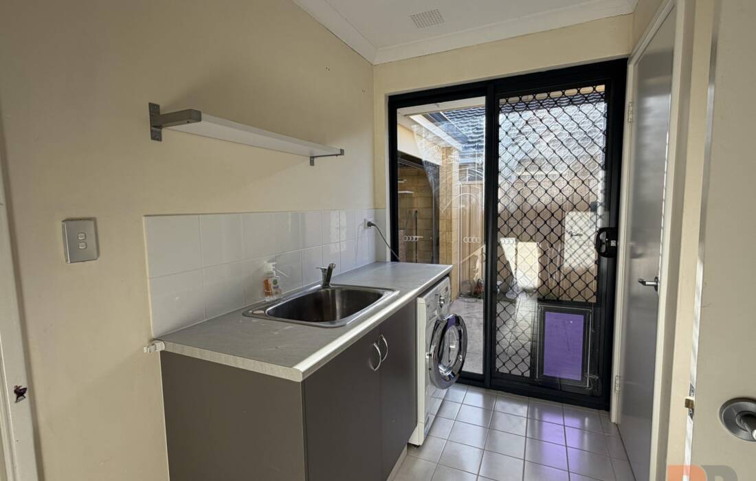 12 Auckland Parade, CANNING VALE, WA 6155 Australia