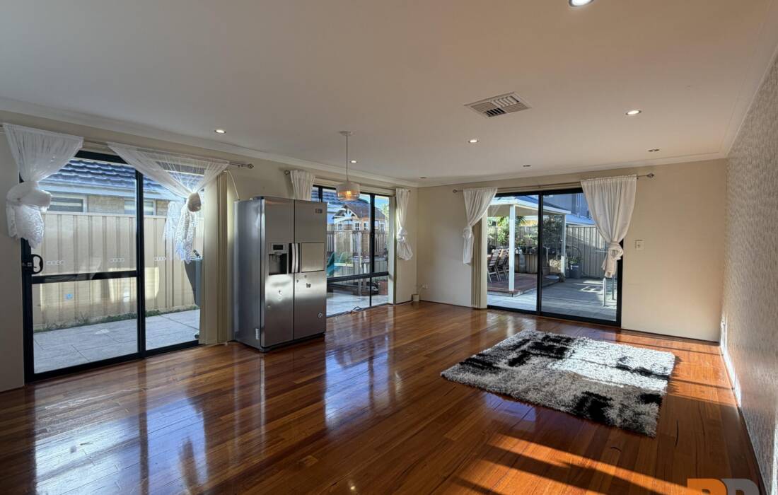 12 Auckland Parade, CANNING VALE, WA 6155 Australia