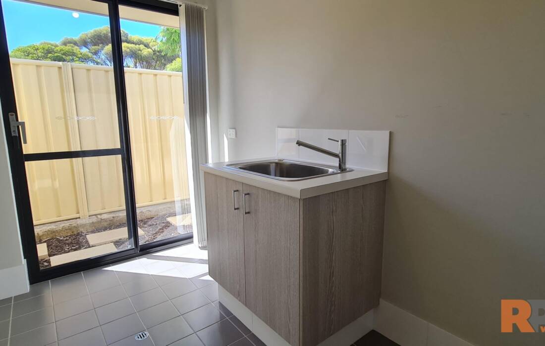 24 Virginia Turn, MADORA BAY, WA 6210 AUS