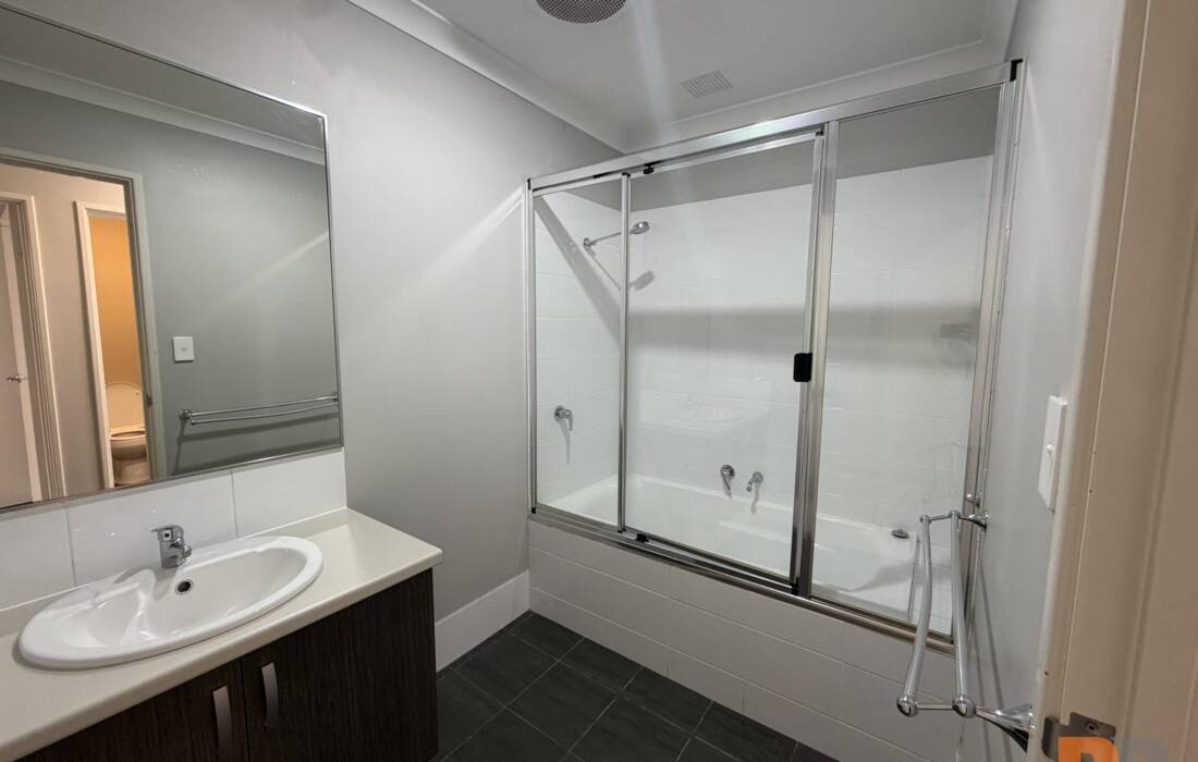 3 Belches Loop, SEVILLE GROVE, WA 6112 AUS